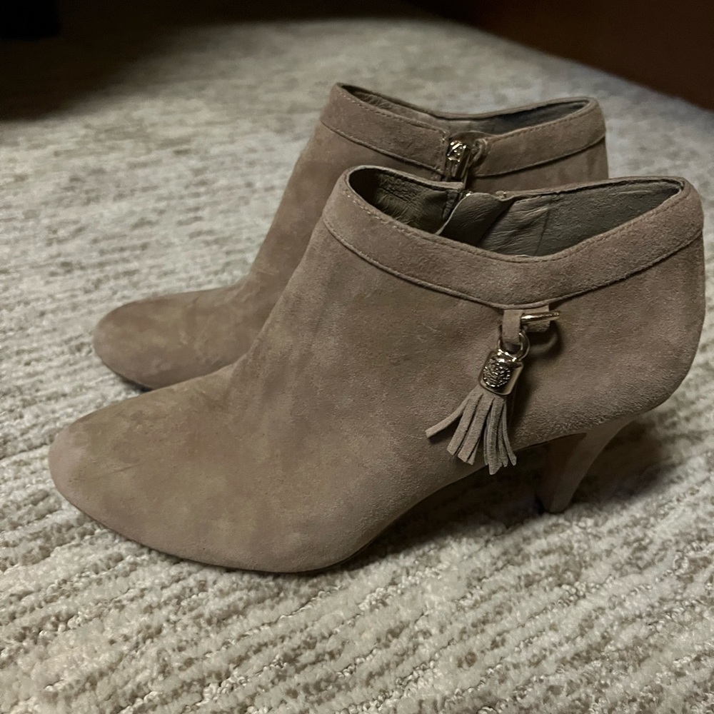 Womens booties! vince camuto! Only worn twice! Size 6! excellent condition